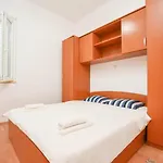 House Periska *