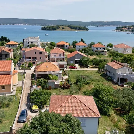 Prázdninový dům House Periska *