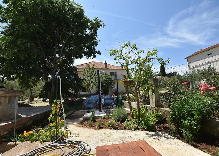 House Periska 펜션 Mrljane