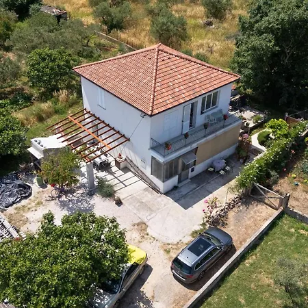 Сasa de vacaciones House Periska