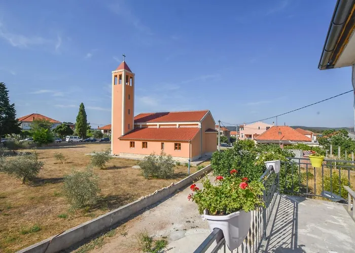 Semesterbostad House Periska Mrljane